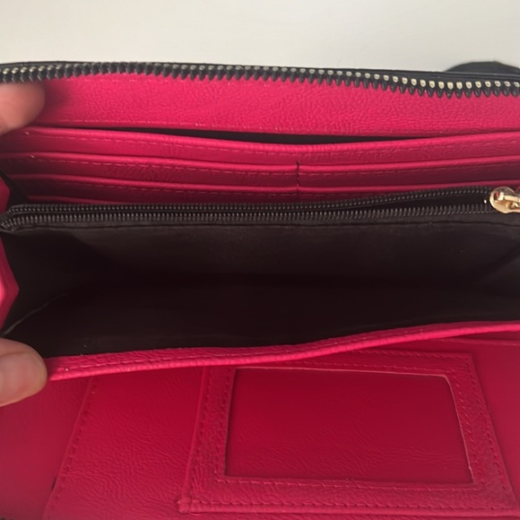 Betsey Johnson Zip Around Wallet/Wristlet - Picture 5 of 5